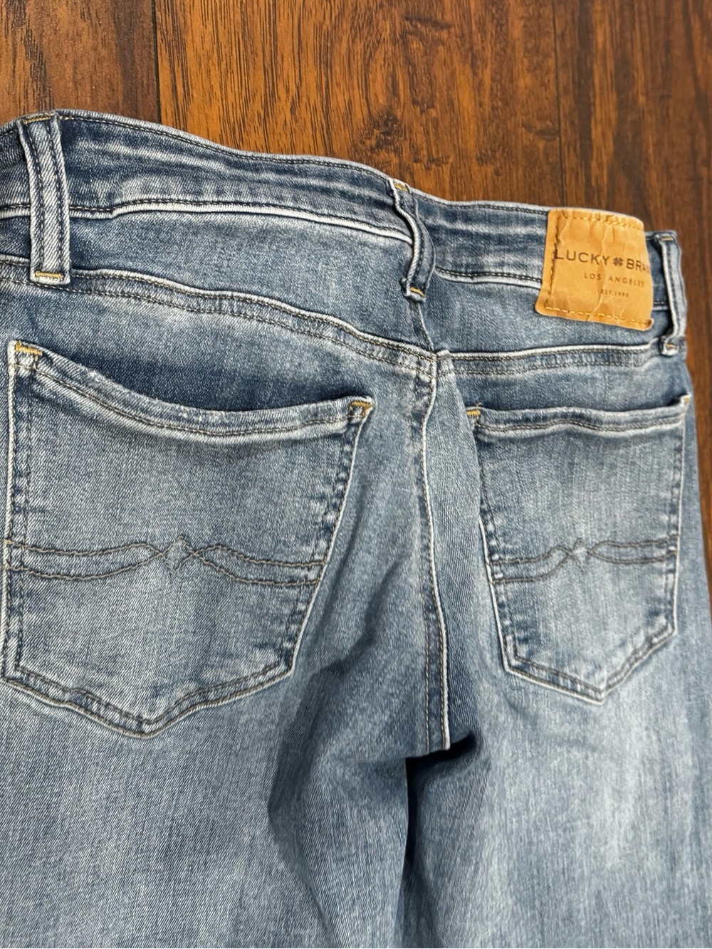 Lucky Brand Sweet Straight Jeans Women’s 4/27 Medium Wash Stretch Denim - Picture 4 of 8